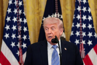 Trump recua e considera supervisão governamental de IA - 04/05/2026 - Tec