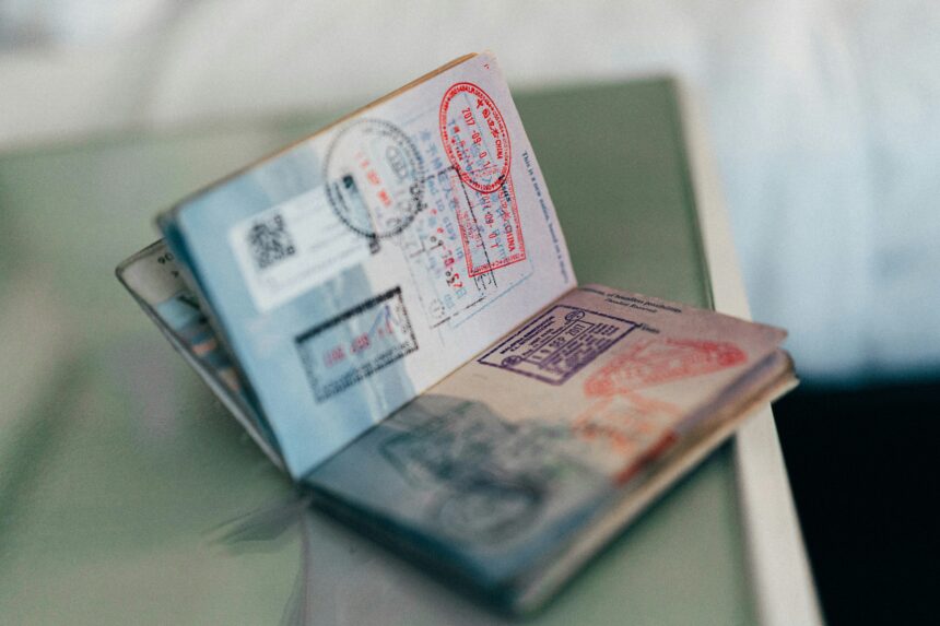Novo sistema de entrada na União Europeia causa filas de até 3h; veja como funciona e como agilizar