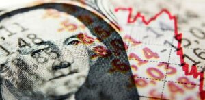 Dólar acumula baixa ante o real de 10,6% no ano, recuando de R$ 5,49 para R$ 4,91, menor valor desde janeiro de 2024