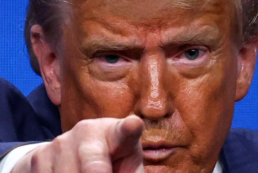 Trump diz que EUA vão pegar o urânio enriquecido do Irã e que guerra vai terminar se Teerã 'cumprir o combinado'