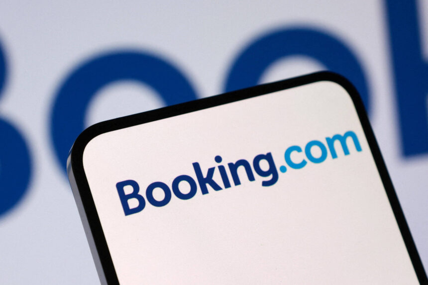 Booking.com é invadida e tem informações vazadas - 15/04/2026 - Tec