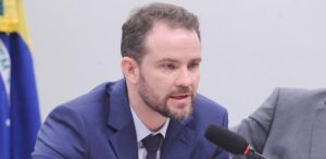 Ministro da Fazenda, Dario Durigan, em audiência pública na Câmara