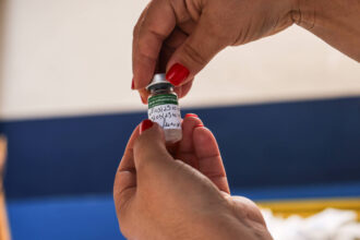 Vacina da gripe SP: ampliação para todos começa segunda - 15/05/2026 - Equilíbrio e Saúde