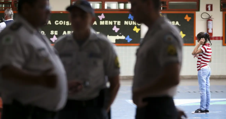 MP alega ilegalidade em contratação de PMs para atuar em escolas em SP