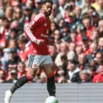 Com gol de Matheus Cunha e homenagens a Casemiro, United vence pelo Inglês