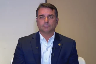 Atlas: 51,7% veem Flávio envolvido com Master após conversas com Vorcaro