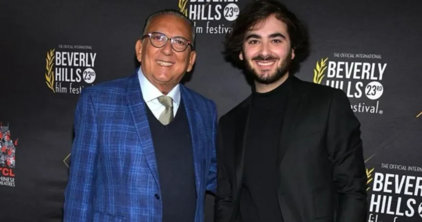 Galvão Bueno celebra formatura do filho em Hollywood: "Orgulhosos"
