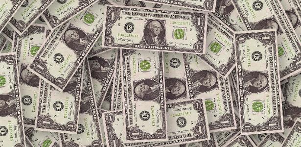 Na mínima do dia, o dólar chegou a ser vendido por R$ 4,994
