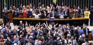 Câmara dos Deputados aprova fim da escala 6x1