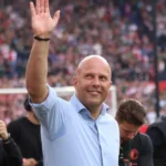 Liverpool demite Arne Slot após temporada irregular; espanhol é especulado