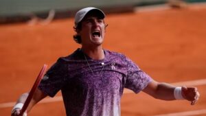 João Fonseca pega Casper Ruud para seguir fazendo história em Roland Garros