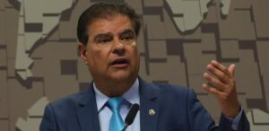 Nelsinho Trad cita riscos econômicos ao Brasil