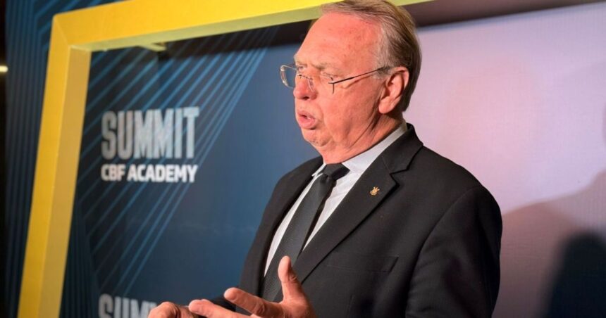 Corinthians: sócios e conselheiros pedem novamente impeachment de Stabile