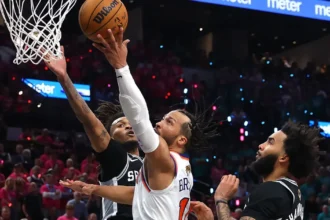 Brunson brilha, Knicks vence Spurs e abre vantagem nas finais da NBA