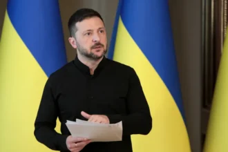 Zelensky propõe encontro e um "cessar-fogo" em carta aberta a Putin