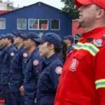 Bombeira muçulmana vai poder usar hijab durante trabalho no RS; entenda