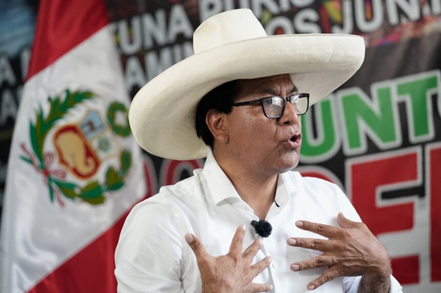 Candidato à presidência do Peru é enviado a julgamento às vésperas do 2º turno