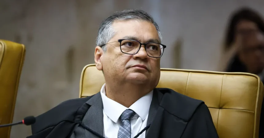 Dino mantém remoção de vídeos de vereador que ofendeu adversário
