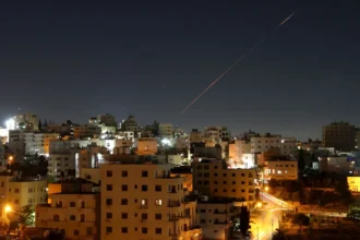 Israel diz ter identificado ataque vindo do Iêmen; sirenes soam em Tel Aviv