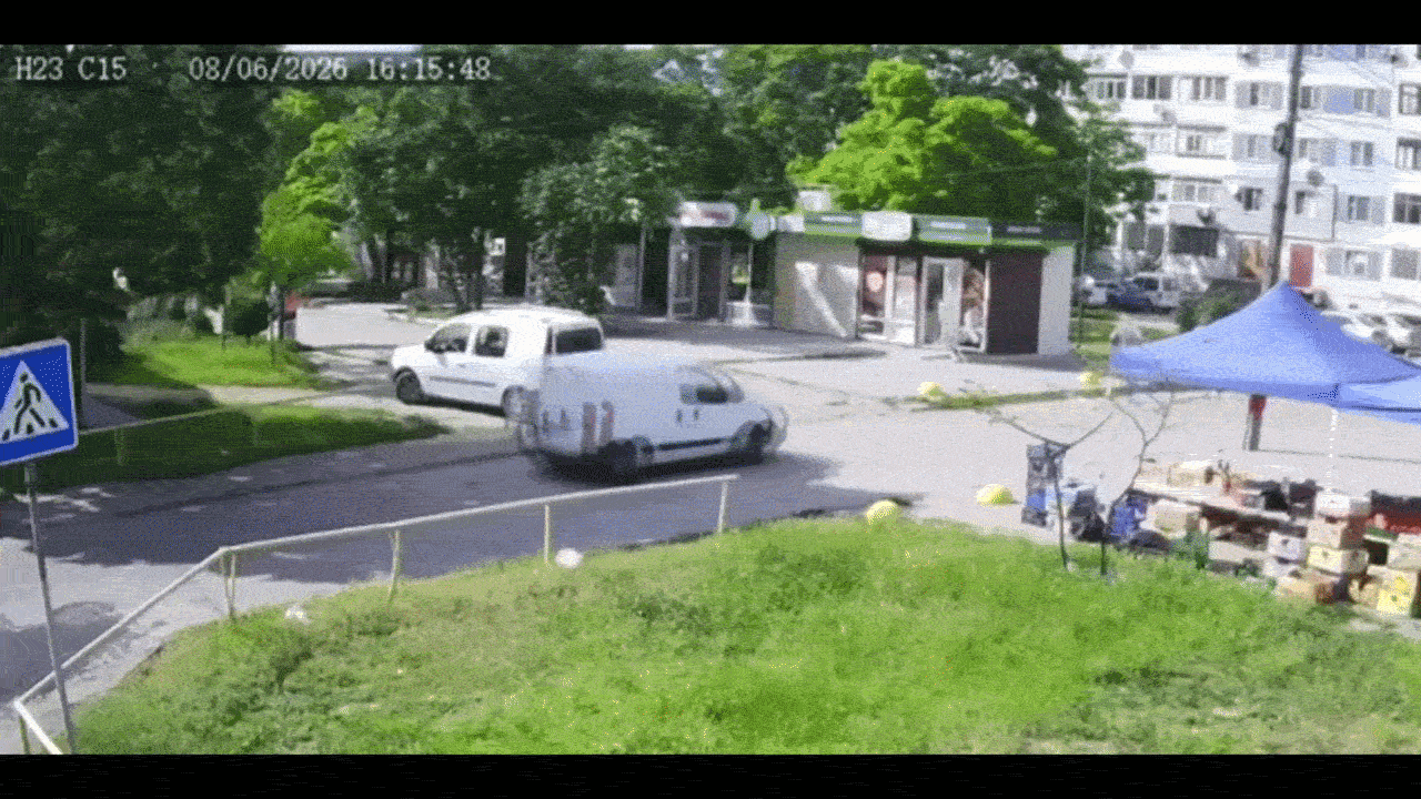 VÍDEO mostra momento exato em que míssil russo atinge cidade na Ucrânia