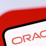 Ações da Oracle sentem peso de alto gasto com IA e plano de endividamento