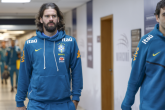 Alisson é direto sobre físico e reage a críticas na Seleção: "É bom"