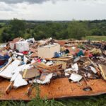 Tornado destrói casas e postes no Meio-Oeste e Nordeste dos EUA