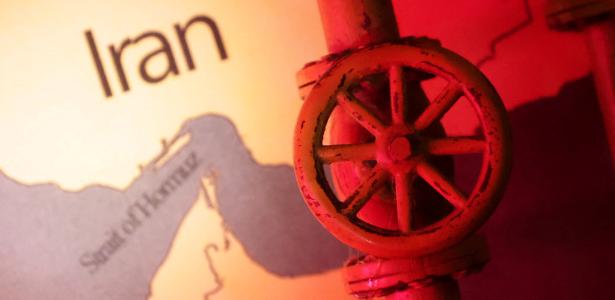 Anúncio de acordo para reabertura do Estreito de Hormuz derruba preço do petróleo