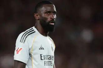 Real Madrid renova com Rüdiger por mais uma temporada