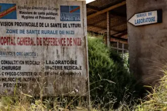 Homens armados retiram mulher e filha de clínica de ebola na RD Congo