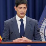 O presidente do Federal Reserve dos EUA, Kevin Warsh, concede coletiva de imprensa em Washington