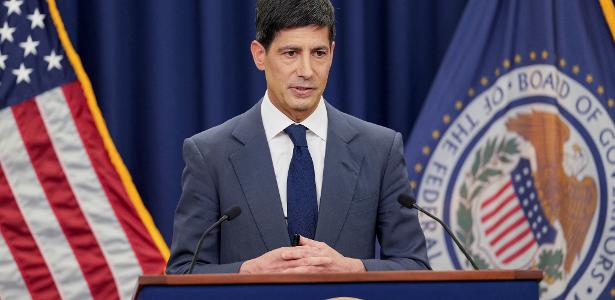 O presidente do Federal Reserve dos EUA, Kevin Warsh, concede coletiva de imprensa em Washington