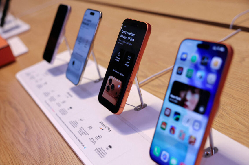 Apple vai aumentar preços de produtos, diz Cook ao WSJ - 17/06/2026 - Economia