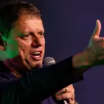 Tarcísio diz que condenação de Eduardo Bolsonaro foi injusta