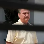 Polícia aguarda Moraes para ouvir Bolsonaro sobre arma apreendida em blitz