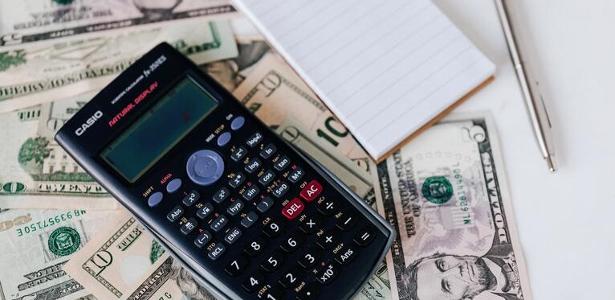 Dólar subiu do patamar de R$ 5,06 para R$ 5,17 após decisões de juros no Brasil e nos Estados Unidos