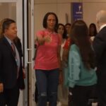 Mãe de Vozinha, goleiro de Cabo Verde, chega aos EUA; VÍDEO