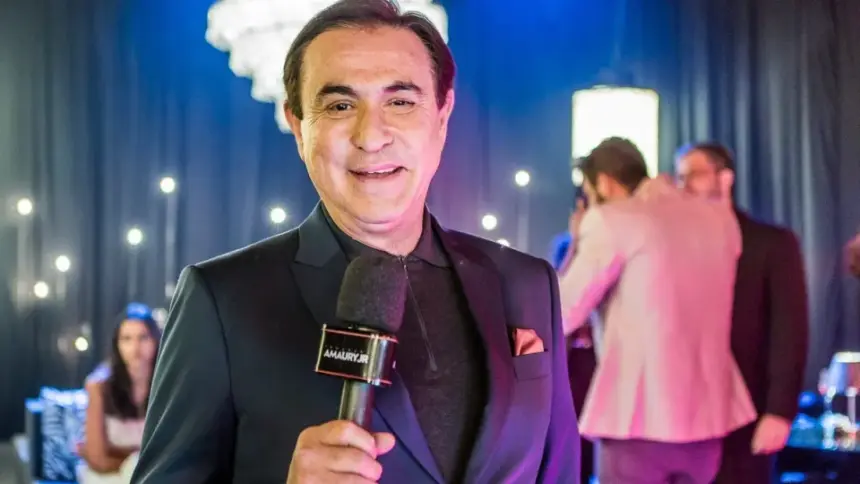 Pioneiro do colunismo social eletrônico, Amaury Jr. volta à TV, agora nos EUA
