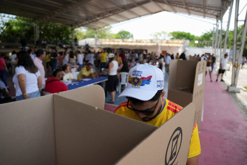 Espriella lidera apuração nas eleições da Colômbia