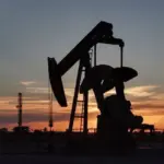 Petróleo cai em meio a "negociações construtivas" entre EUA e Irã