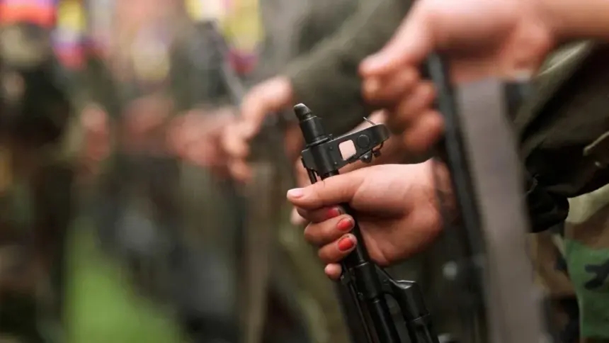 PF prende suspeito de fornecer fuzis AK-47 ao Comando Vermelho que estava no Suriname
