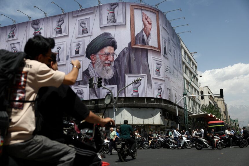 Irã muda data de funeral de Ali Khamenei para 6 de julho