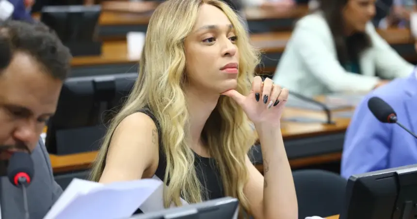 Erika tem o "maior investimento" entre as candidaturas do partido, diz PSOL