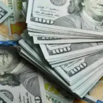 Dólar e Bolsa fecham em alta após divulgação da ata do Copom, e juros futuros recuam