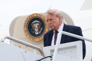 Trump diz que decisão do Senado para impedir novos ataques contra o Irã dificulta trabalho dos EUA