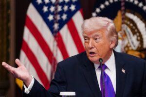 Trump cancela assinatura de projeto de lei que acelera construção de moradias populares para pressionar Congresso
