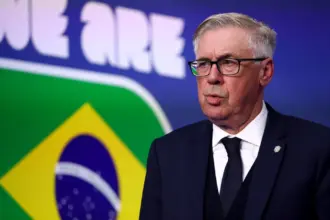 Quem será o adversário do Brasil na Copa? Acompanhe ao vivo a definição