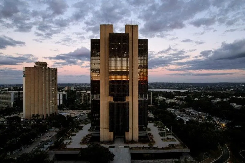 Sindicato de servidores do BC pagou Luana Piovani por post contra autonomia