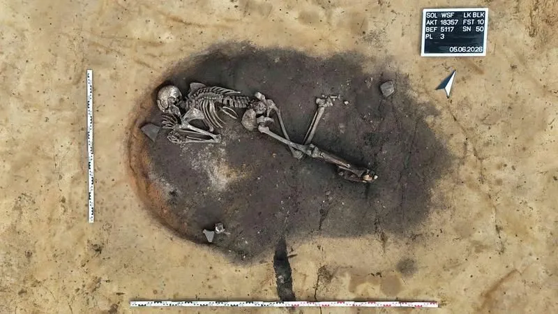 Homem enterrado em forno de 4,5 mil anos é mistério para arqueólogos