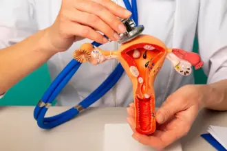 Restrita no Brasil, vacina de HPV zera mortes por câncer na Inglaterra
